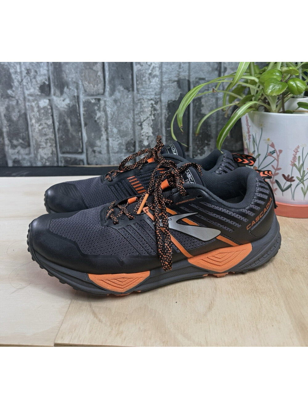 Brooks Cascadia Men's Trail/Hiking Shoes Gray Black Orange US 10 Wide